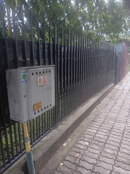 Casă individuală cu 4 camere cu Canalizare în Central