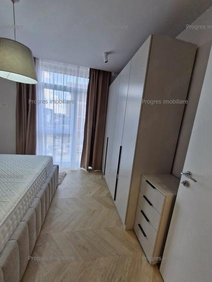 Apartament cu 3 camere semidecomandat în Aradului