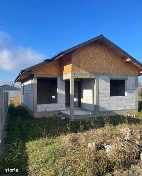 Casă cu 3 camere în Moimești