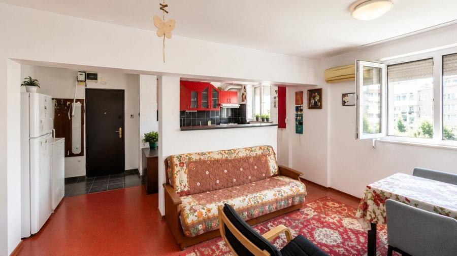 Apartament cu 3 camere în Dristor
