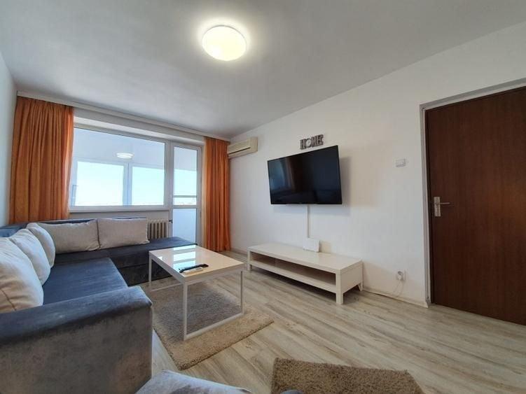 Apartament cu 3 camere decomandat în Colentina