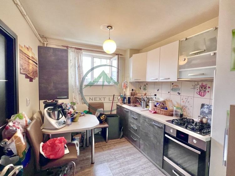 Apartament cu 3 camere circular, mobilat în Astra