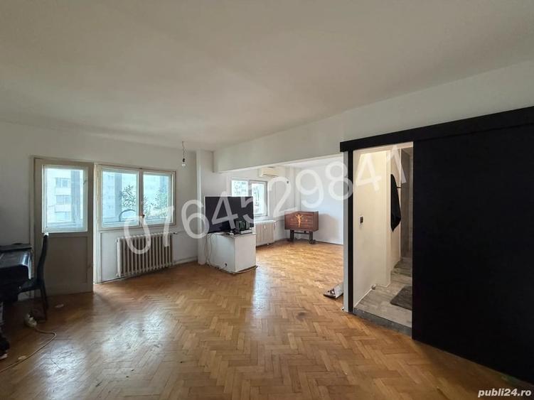 Apartament cu 4 camere decomandat în Moșilor