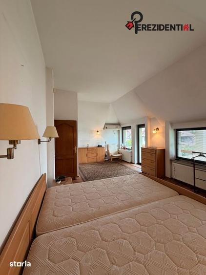 Casă cu 6 camere cu Teren 520 Mp în Văcăresti