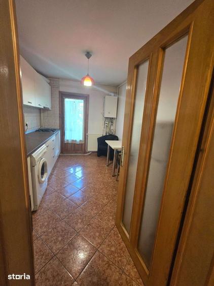 Apartament cu 3 camere decomandat în Exterior Vest