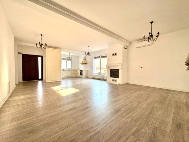 Apartament la Casa 4 Camere 120 mp + Terasa 20 mp + Garaj 60 mp + curte 80mp - 7