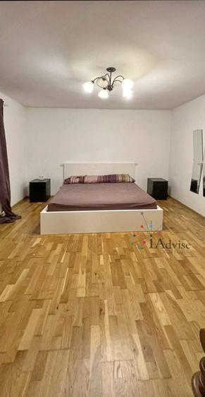 Casă individuală cu 3 camere cu Canalizare în Centrul Istoric