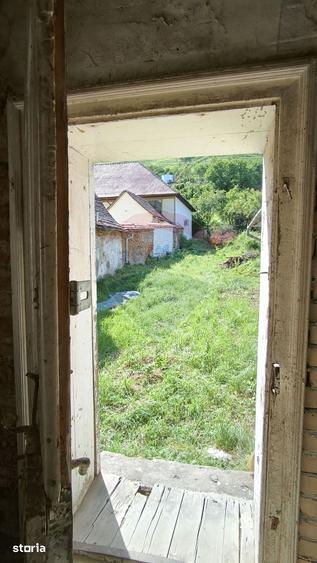 Casă cu 4 camere cu Teren 1694 Mp în Biertan