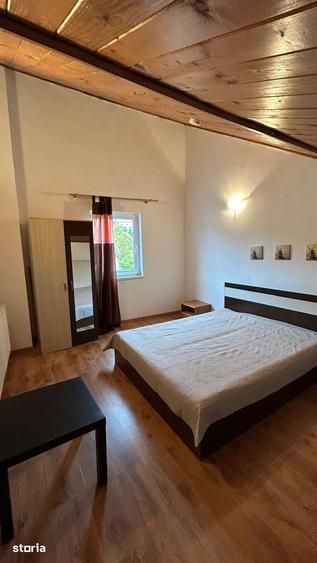 Casă cu 9 camere cu Teren 350 Mp în Sânmartin