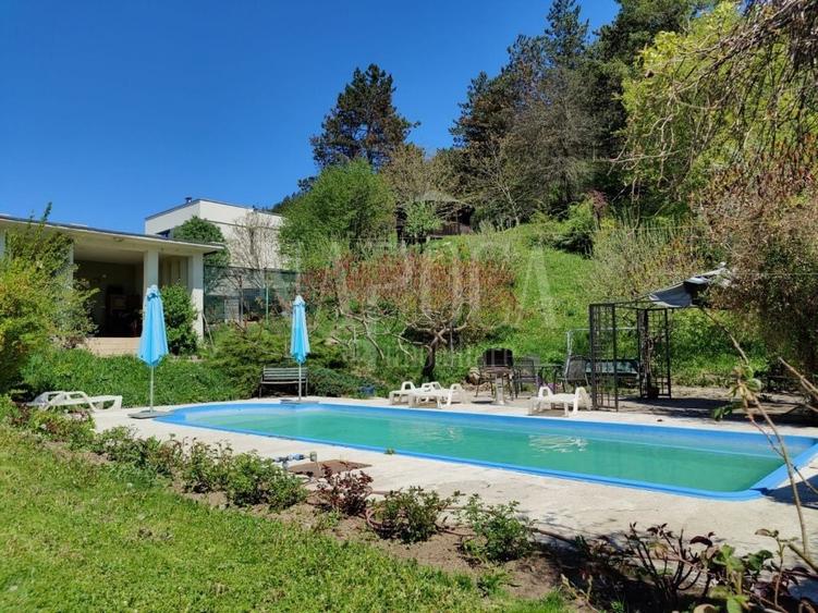 Casă individuală cu 5 camere cu Canalizare în Florești