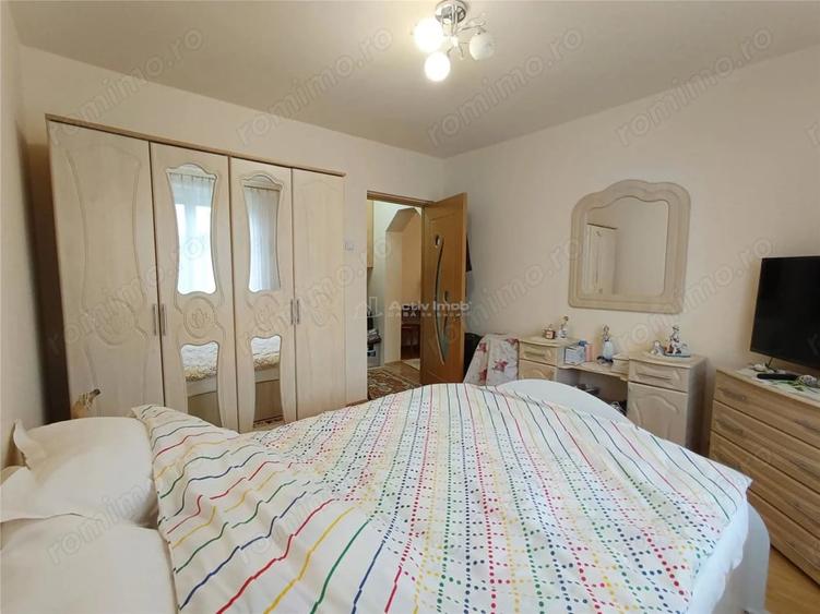 Apartament cu 2 camere decomandat, mobilat în Central
