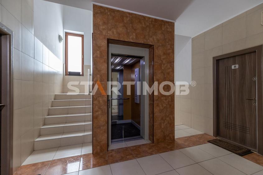 Apartament cu 3 camere decomandat, mobilat în Tractorul