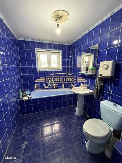 Casă cu 4 camere în Central