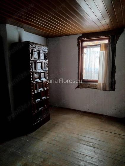 Casa de vanzare la sat