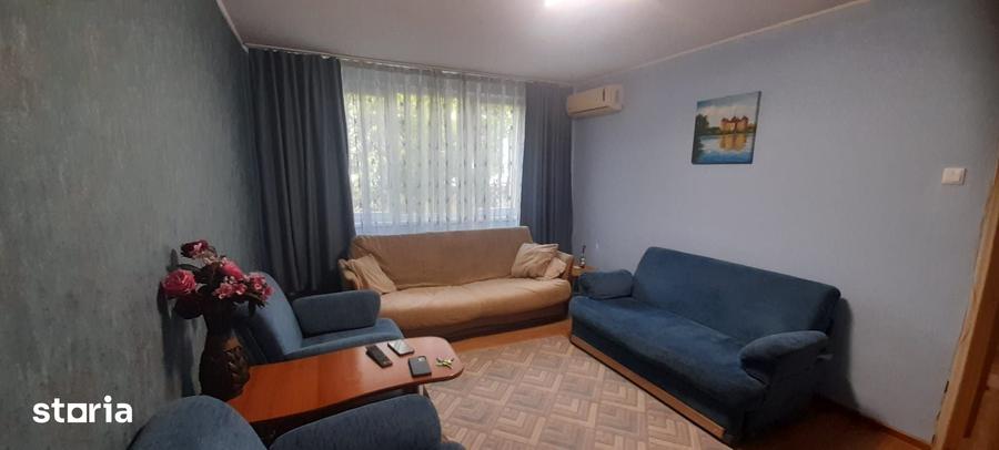 Apartament cu 3 camere decomandat în Drumul Taberei