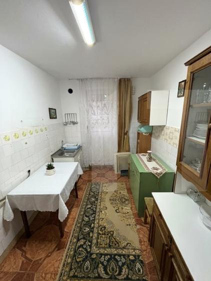Apartament cu 2 camere decomandat, mobilat în Central