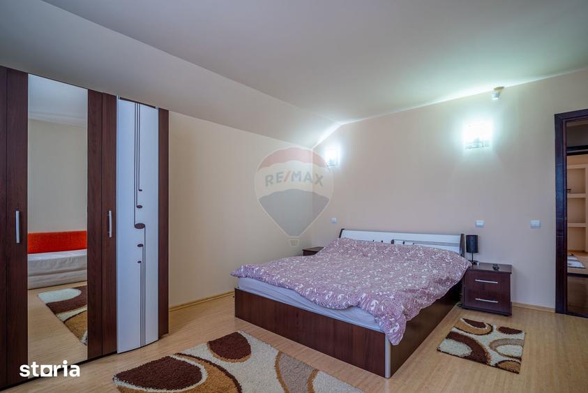 Casă cu 6 camere cu Teren 350 Mp în Central