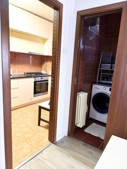 Apartament cu 3 camere decomandat în Drumul Taberei