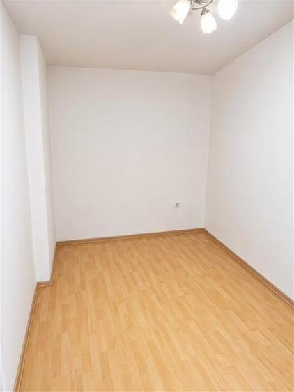 Apartament cu 2 camere nedecomandat, mobilat în Decebal