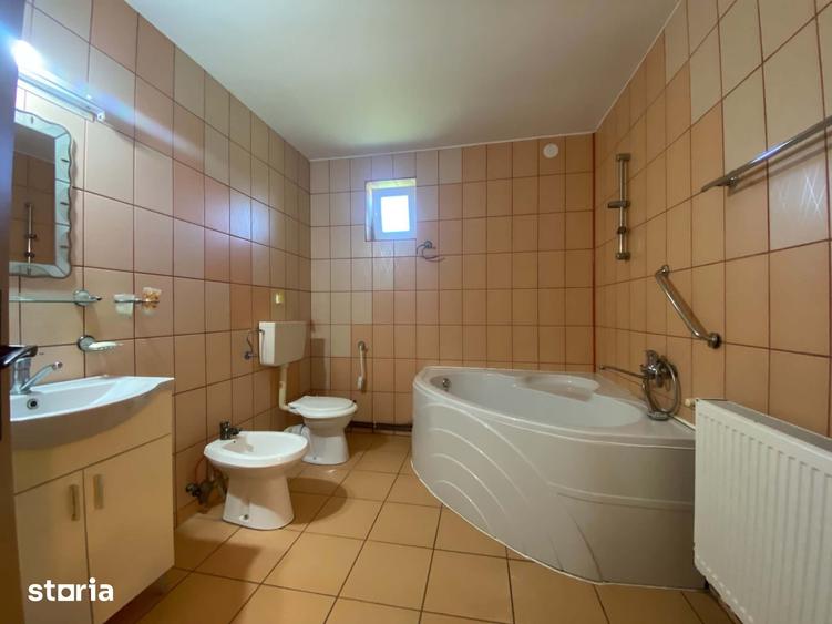 Casă cu 3 camere cu Teren 500 Mp în Central