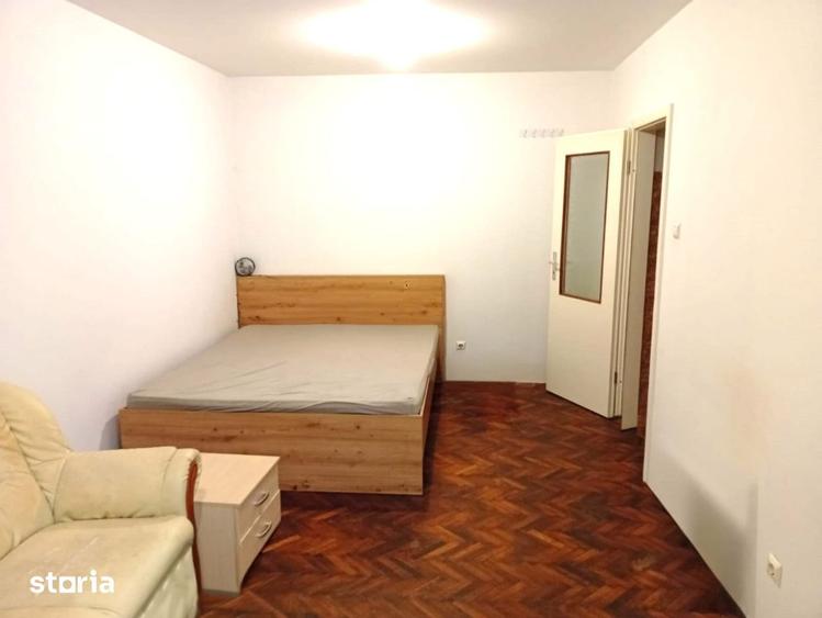 Casă cu 4 camere cu Teren 120 Mp în Central
