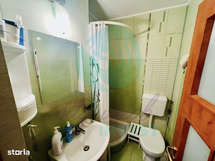 Apartament cu 4 camere decomandat, mobilat în Decebal