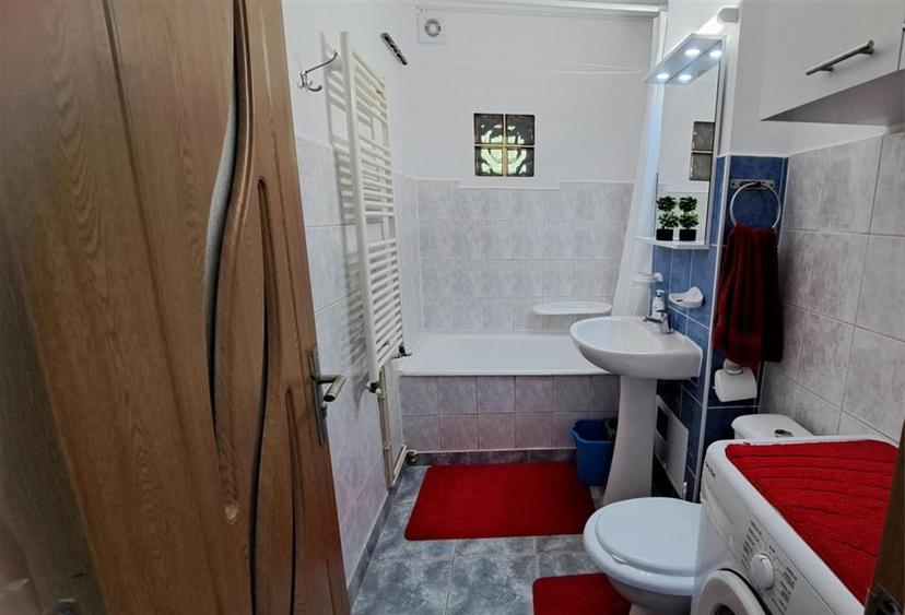 Garsonieră decomandată, mobilată în Răcădău