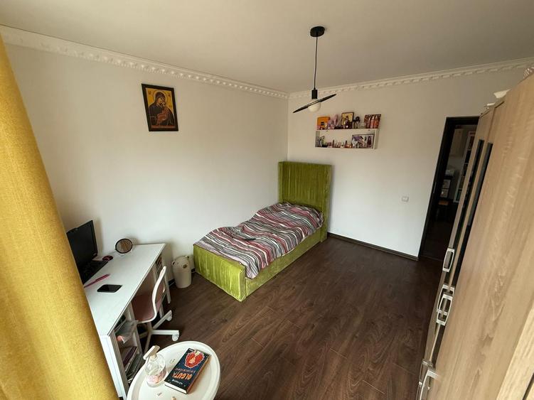 Casă cu 4 camere cu Teren 340 Mp în Militari