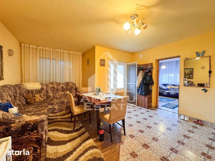 Casă cu 4 camere cu Teren 3000 Mp în Central