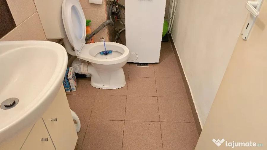 Apartament cu 4 camere decomandat în Decebal