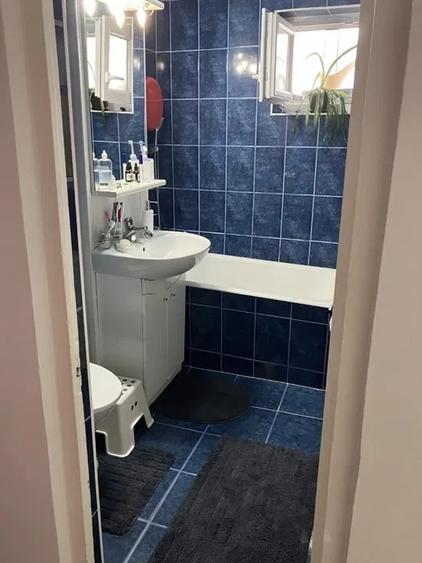 Apartament cu 3 camere decomandat, mobilat în Craiter