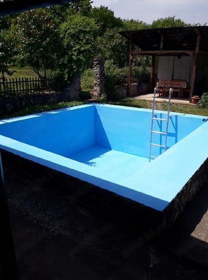 Casă cu 2 camere cu Teren 1134 Mp în Central