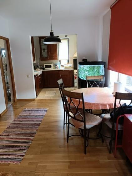 Casă individuală cu 4 camere cu Canalizare în Central