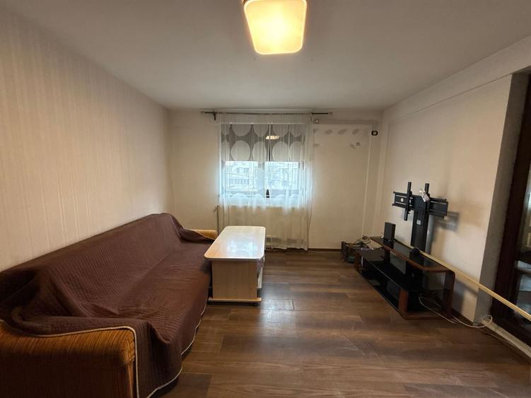 Casă individuală cu 5 camere cu Canalizare în Dristor