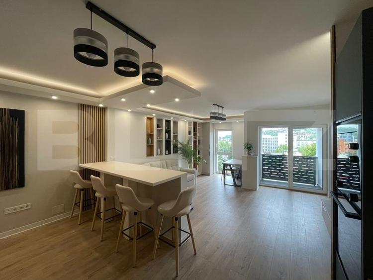 Apartament cu 2 camere semidecomandat, mobilat în Dâmbul Rotund