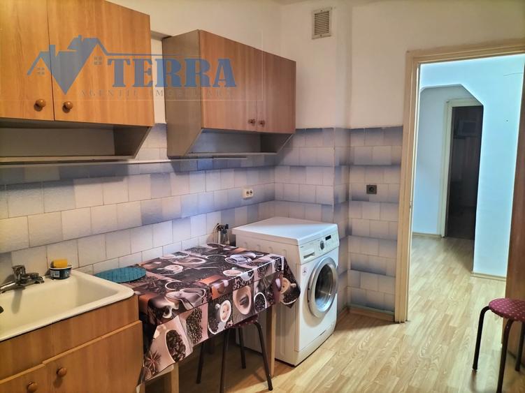 Apartament cu 3 camere decomandat, mobilat în Central