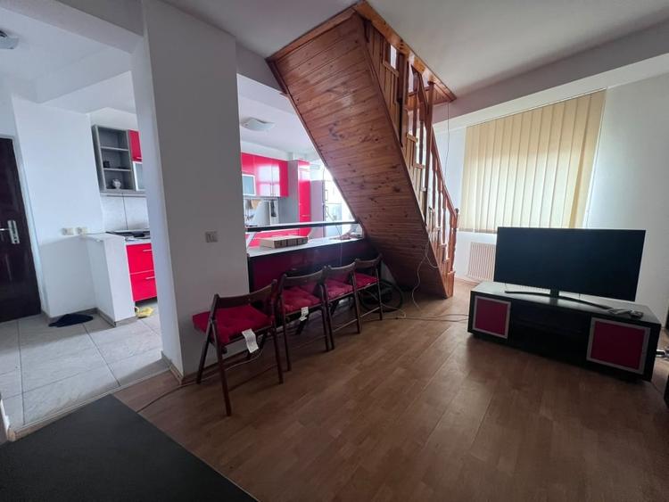 Apartament cu 3 camere decomandat, mobilat în George Enescu