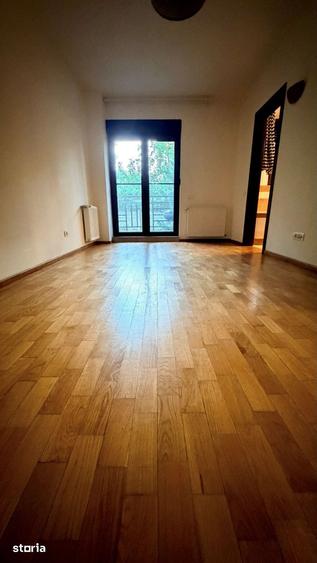 Apartament cu 3 camere decomandat în Străulești