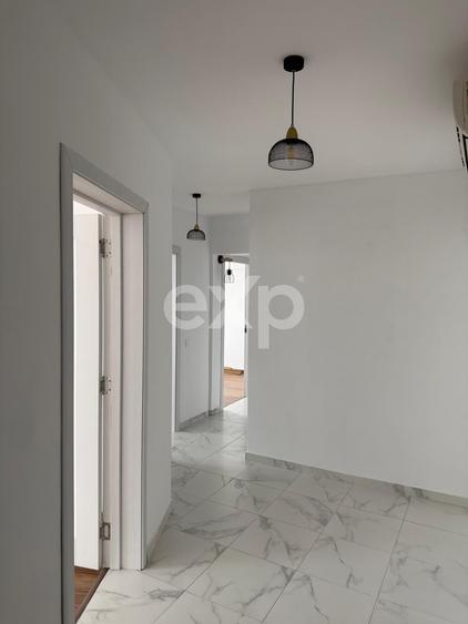 Apartament cu 4 camere decomandat în Tineretului