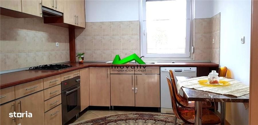Casă cu 4 camere cu Teren 200 Mp în Trei Stejari