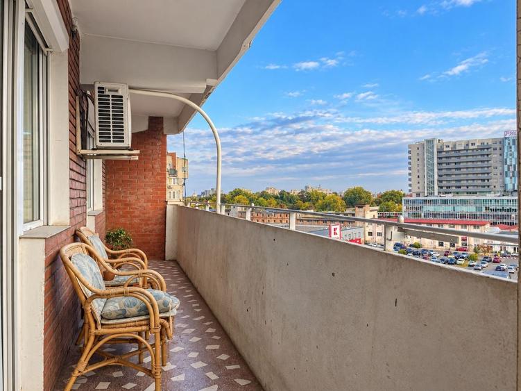 Apartament cu 3 camere decomandat, mobilat în Central