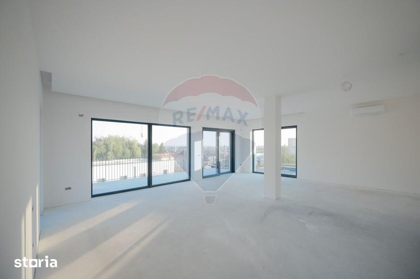 Casă cu 4 camere cu Teren 575 Mp în Iorga