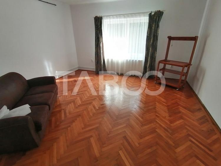 Duplex cu 3 camere semidecomandat cu Canalizare în Calea Poplăcii