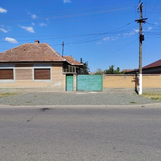 Spațiu comercial, de 1,080 mp, în Bujac