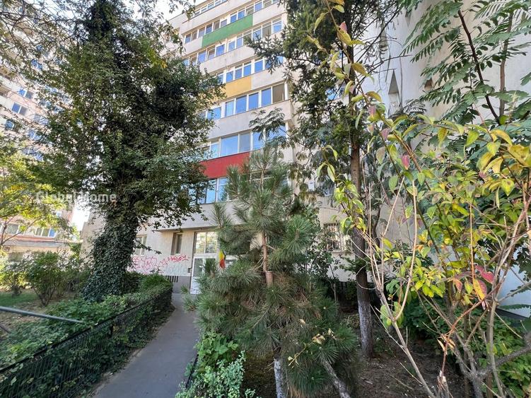 Apartament cu 2 camere semidecomandat, mobilat în 1 Mai