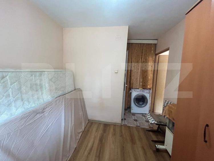 Apartament cu 2 camere semidecomandat, mobilat în Decebal