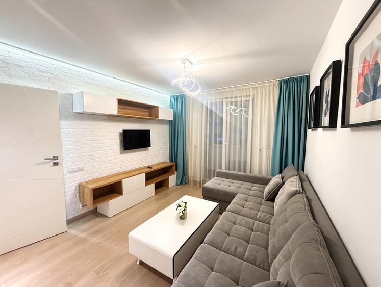 Apartament cu 2 camere decomandat în Titan