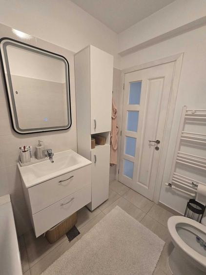 Apartament cu 3 camere semidecomandat în Valea Lupului