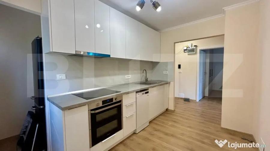 Apartament cu 3 camere decomandat în Nufărul