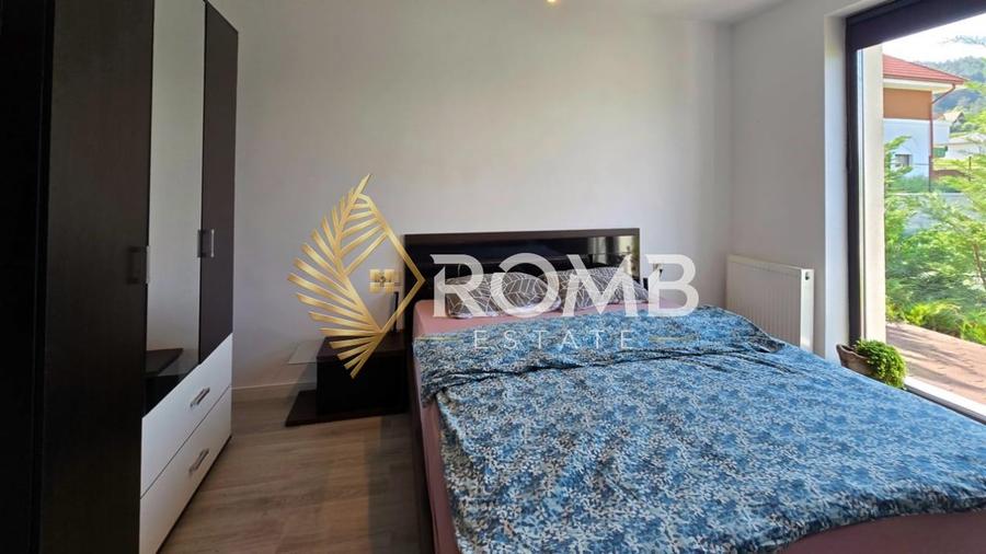 Duplex cu 6 camere cu Canalizare în Florești